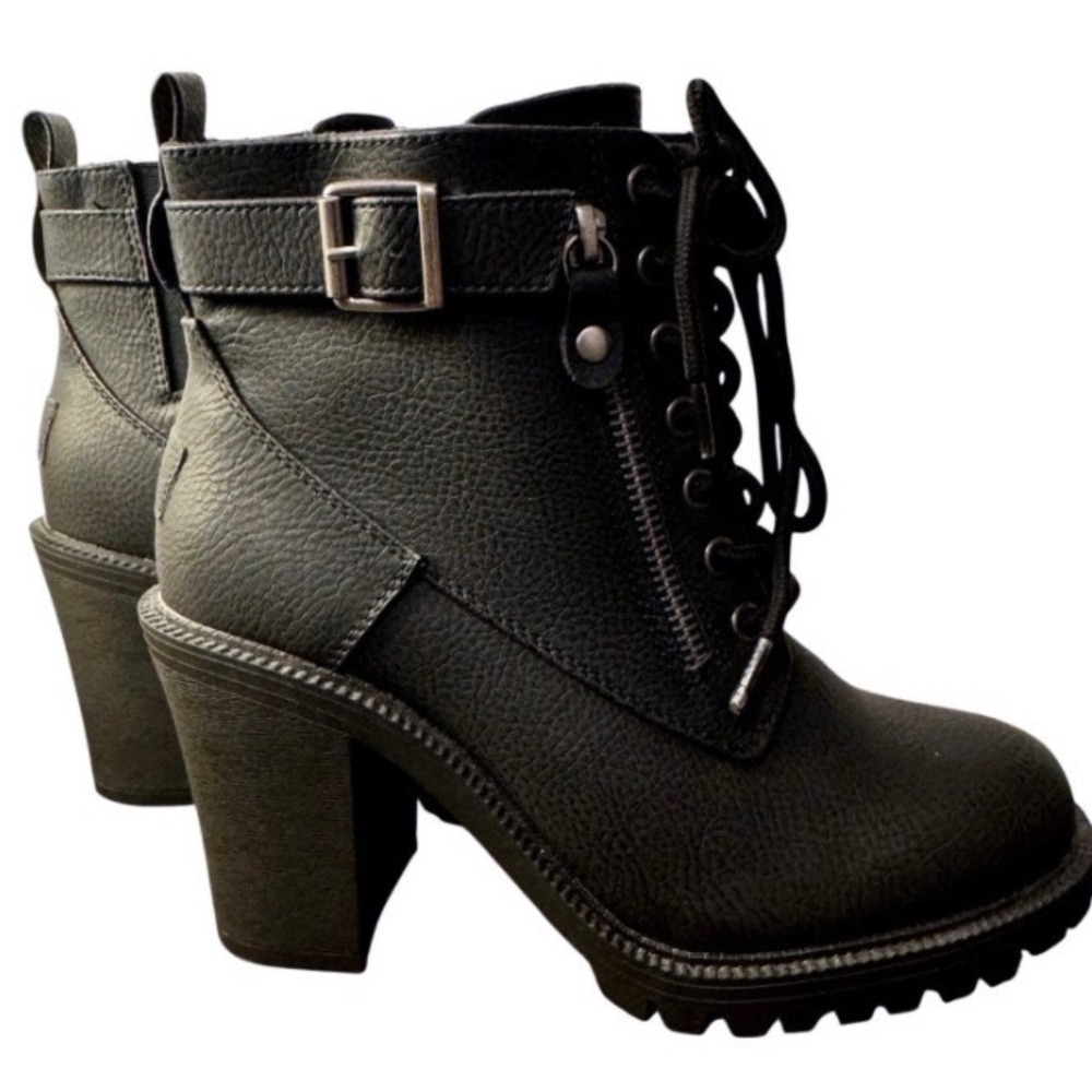Torrid 7 WW Extra Wide Biker Whimsygoth Block Heel Chunky Lug Sole Hiker Bootie